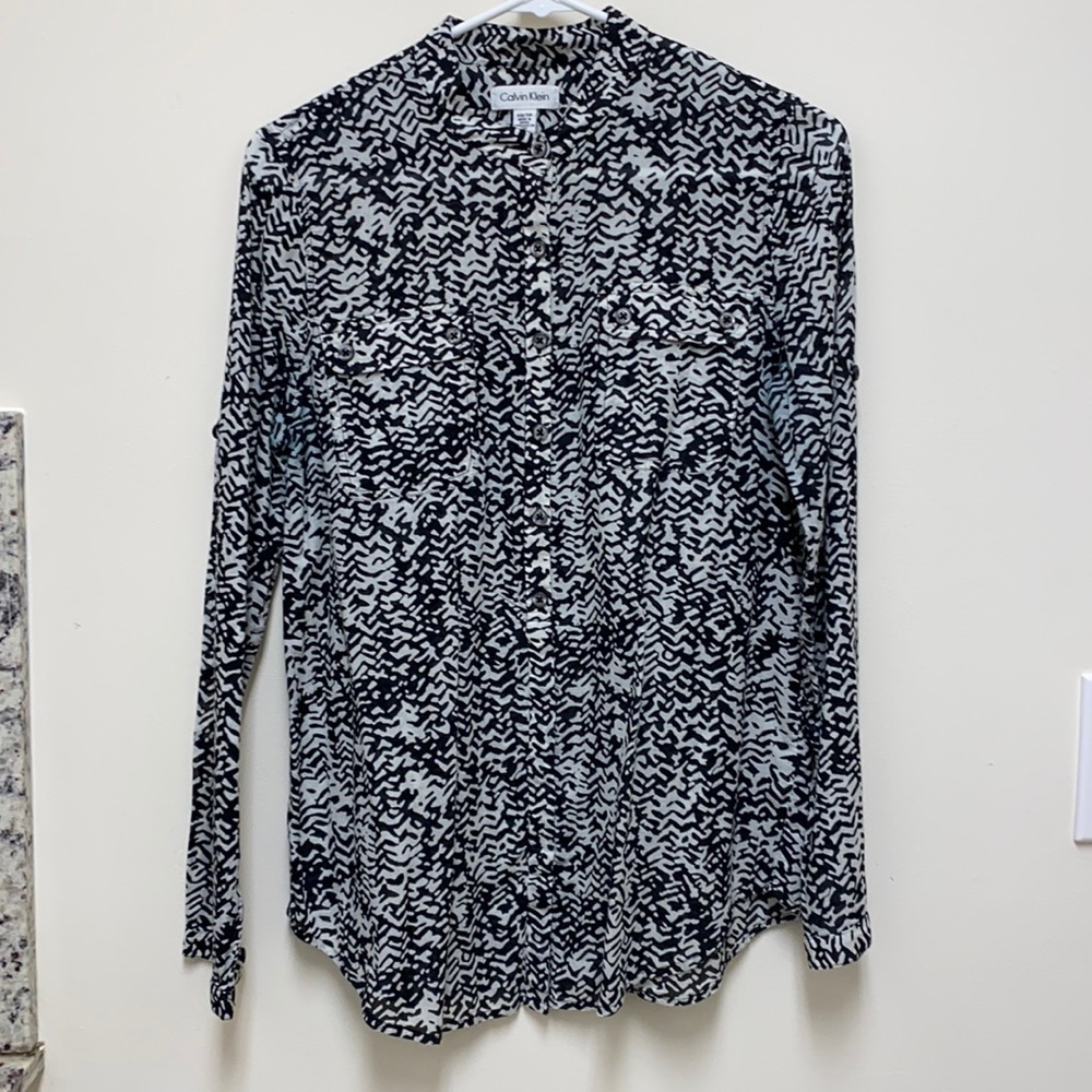 Nice Blouse Calvin Klein black and white pattern